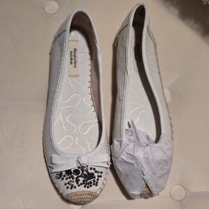 Simply Vera Vera Wang Women's White Espadrilles with Embellishments